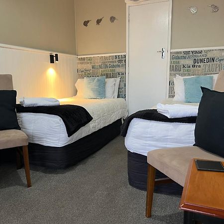 High Street Living Motel Пиктън Екстериор снимка