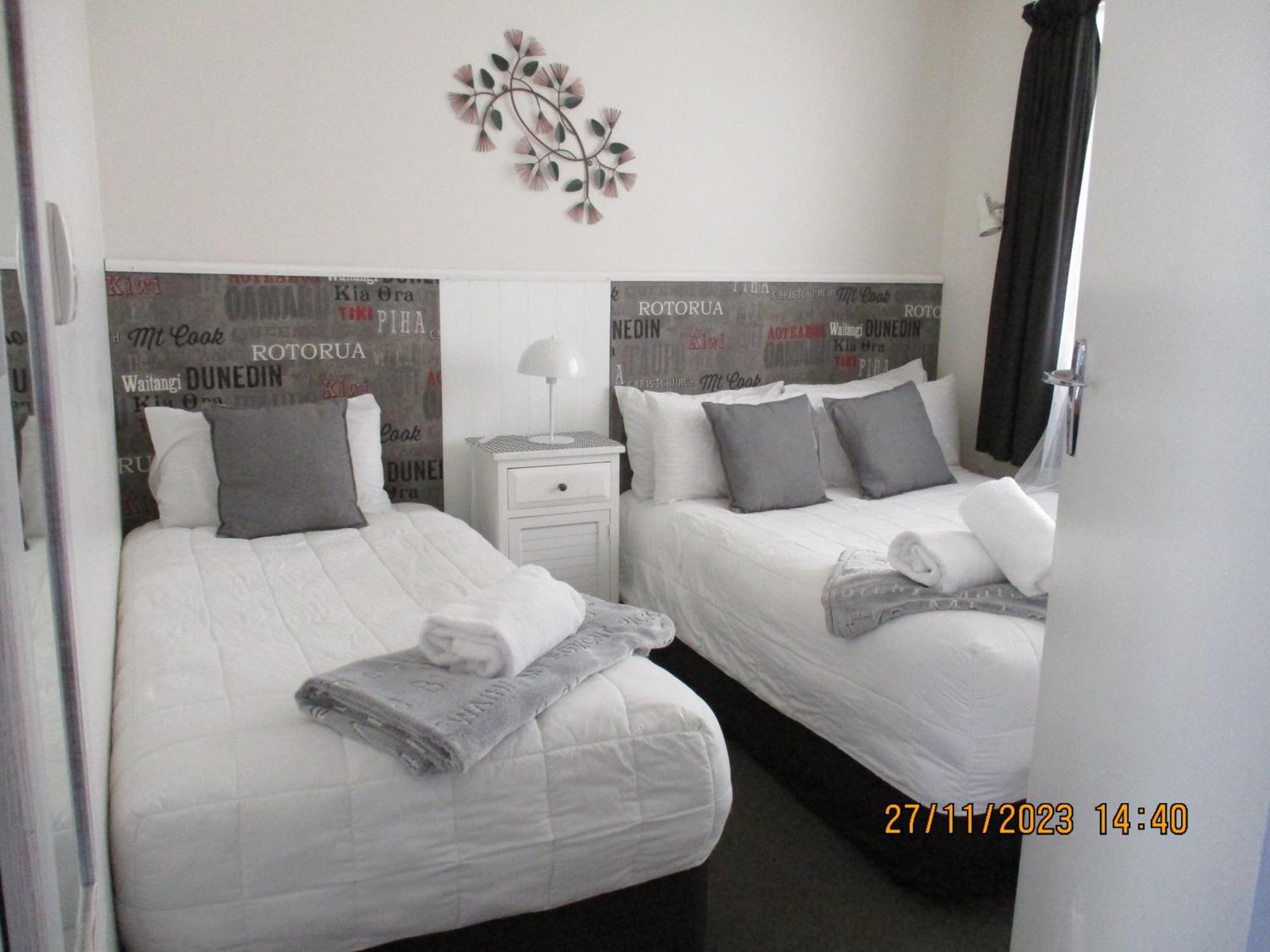 High Street Living Motel Пиктън Екстериор снимка