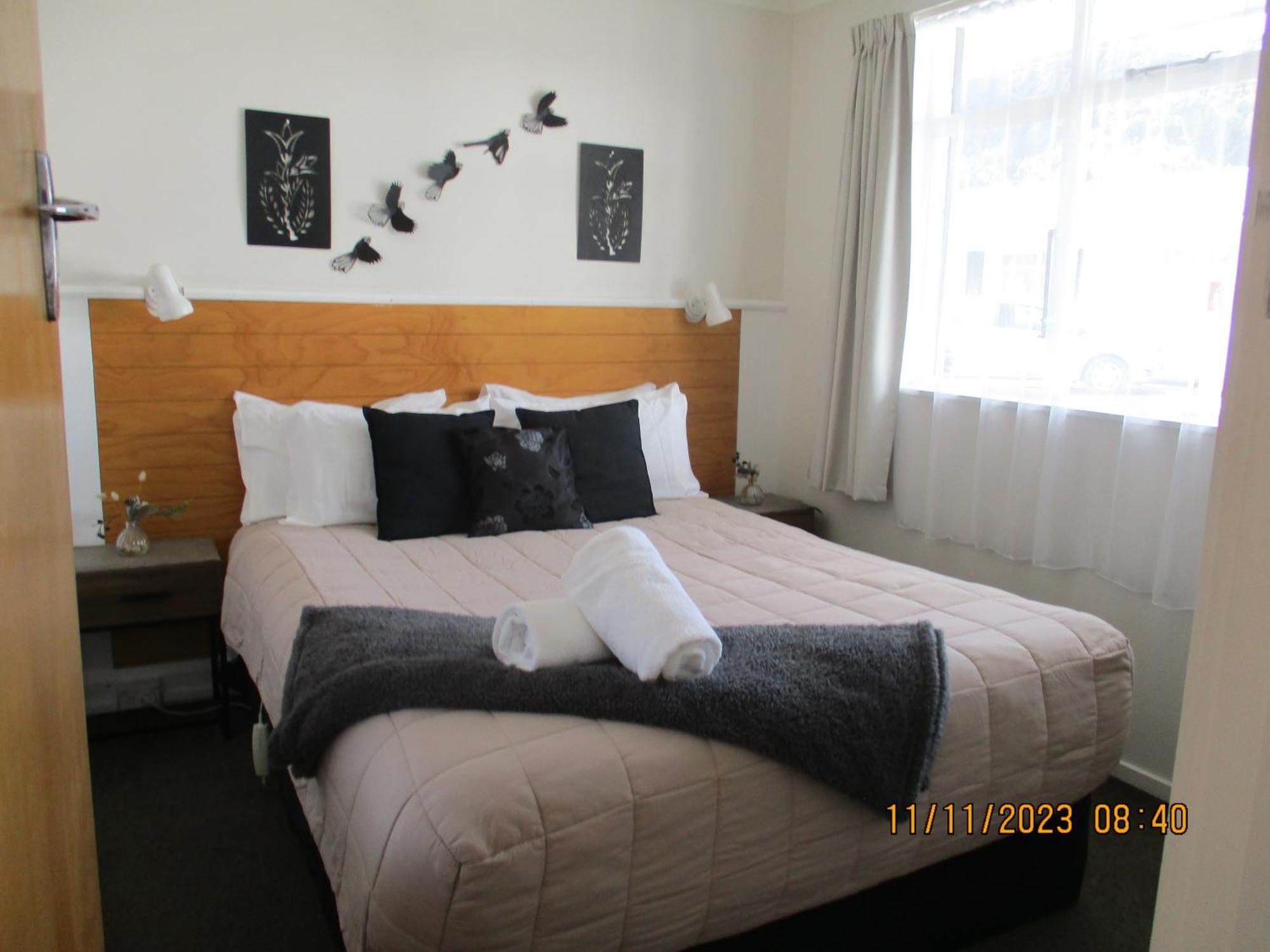 High Street Living Motel Пиктън Екстериор снимка