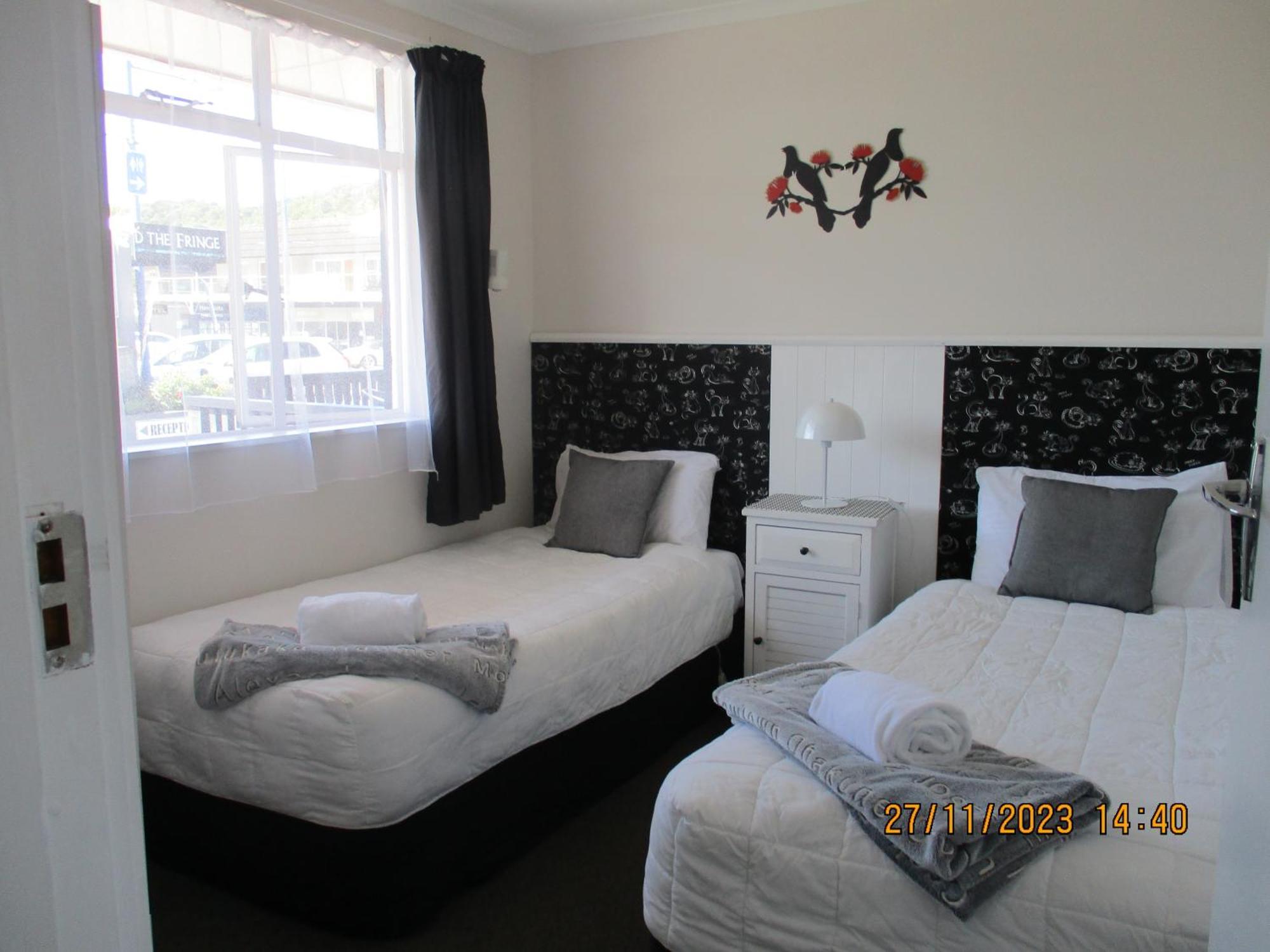 High Street Living Motel Пиктън Екстериор снимка
