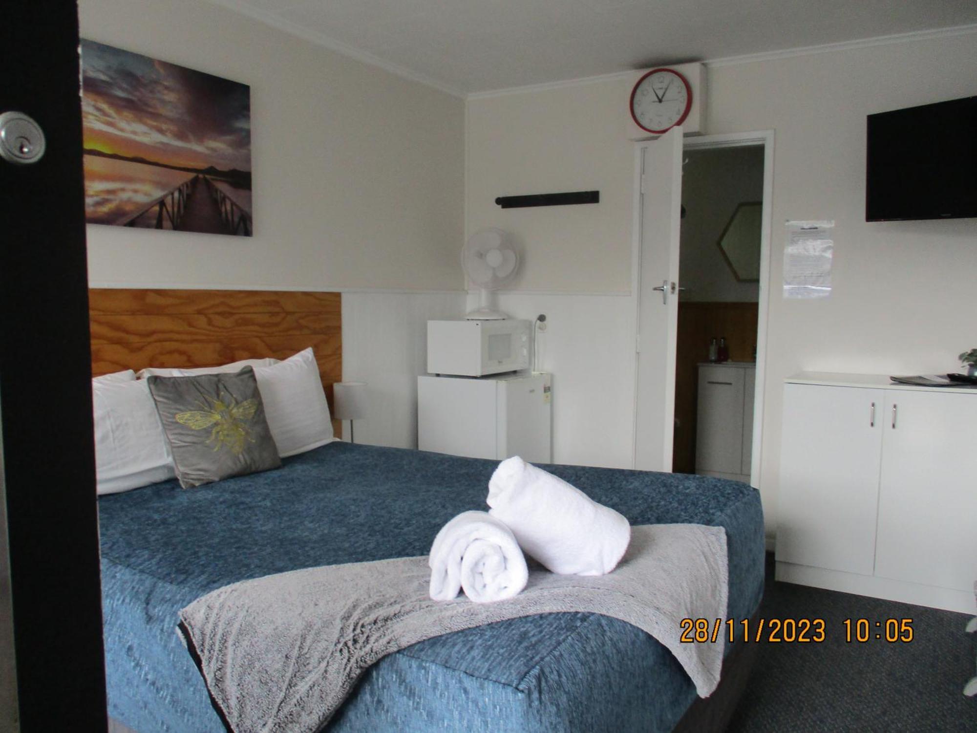 High Street Living Motel Пиктън Екстериор снимка