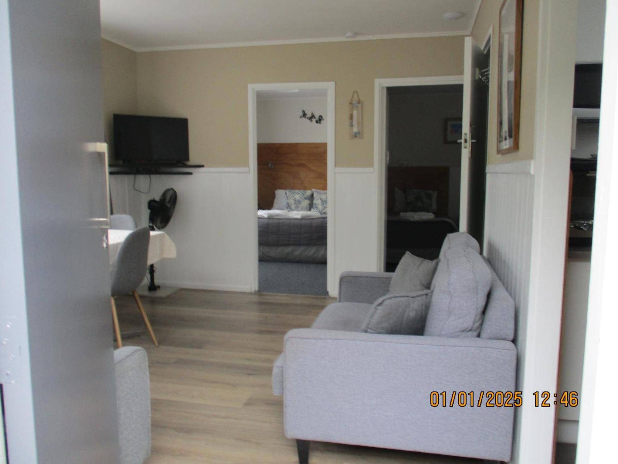 High Street Living Motel Пиктън Екстериор снимка