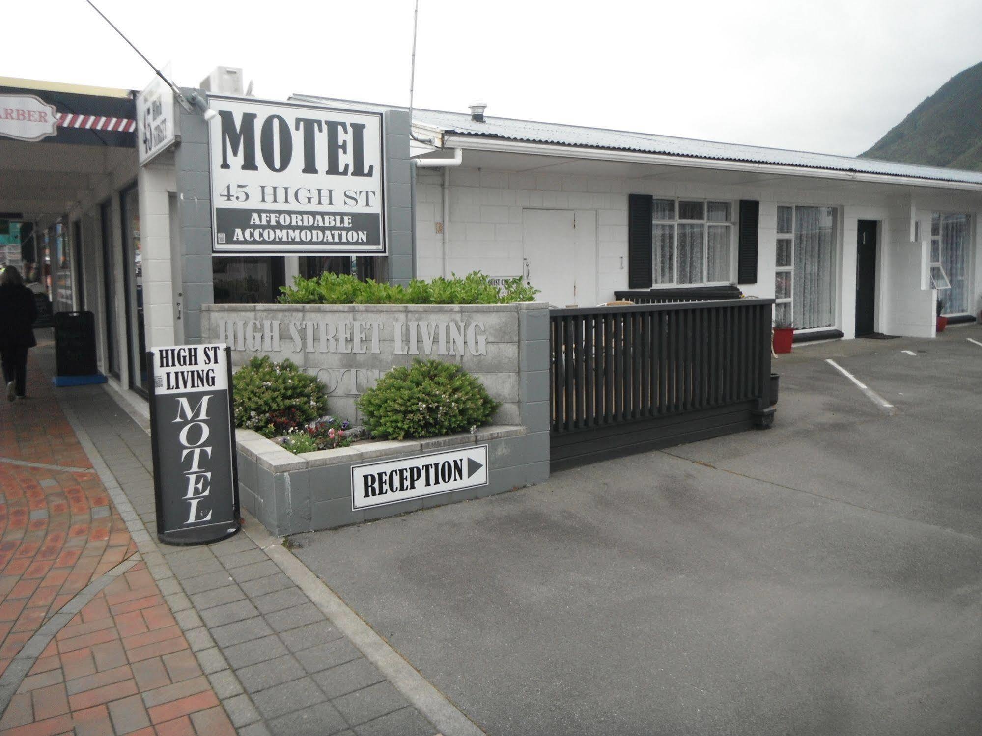 High Street Living Motel Пиктън Екстериор снимка